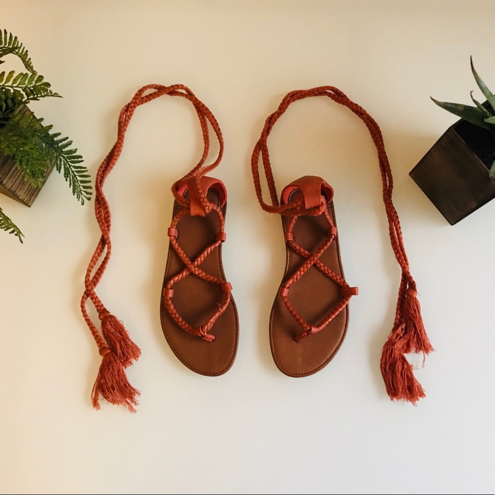 NEW FOREVER 21 RUSTIC TIE UP SANDALS